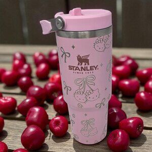 Stanley IceFlow Flip Straw 30oz Hello Kitty Pink Cherry & Bow DesignTravel Mug